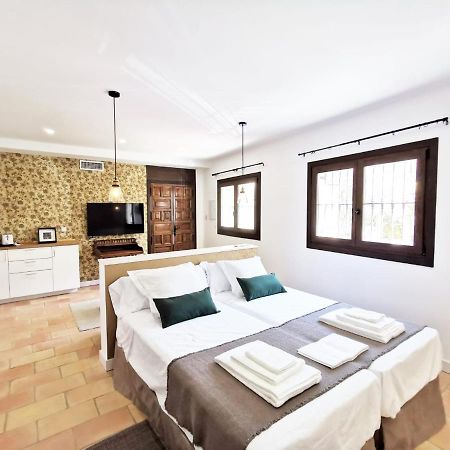 Apartamentos Tres Llaves Palacio De Vela De Los Cobos Úbeda Exterior foto