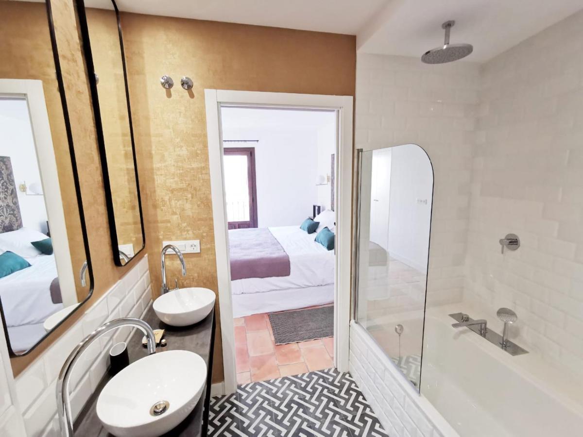 Apartamentos Tres Llaves Palacio De Vela De Los Cobos Úbeda Exterior foto